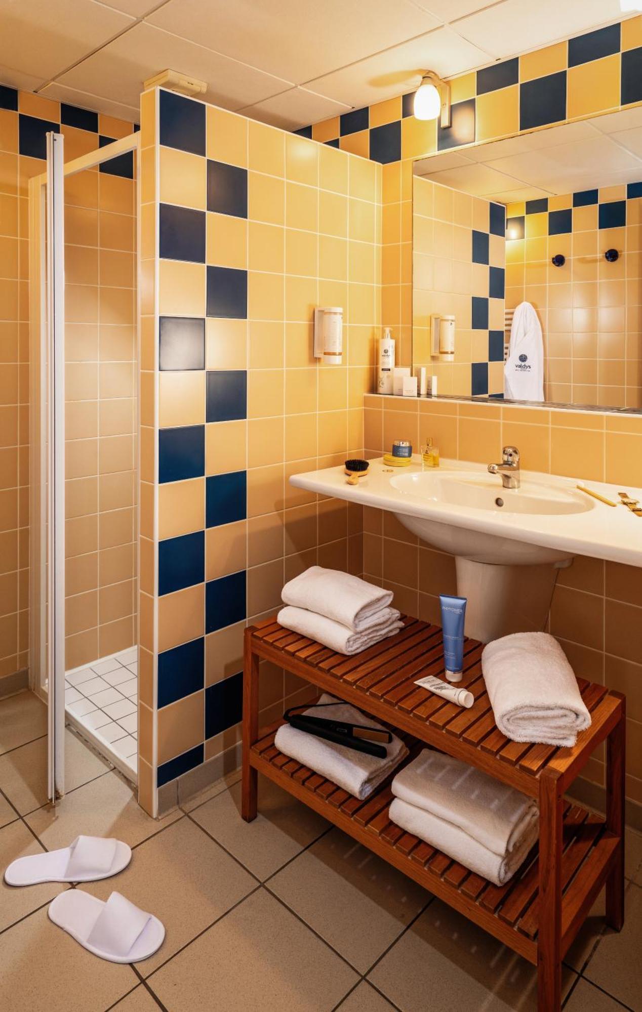 Residences Valdys Thalasso & Spa De Rockroum Роскоф Екстериор снимка