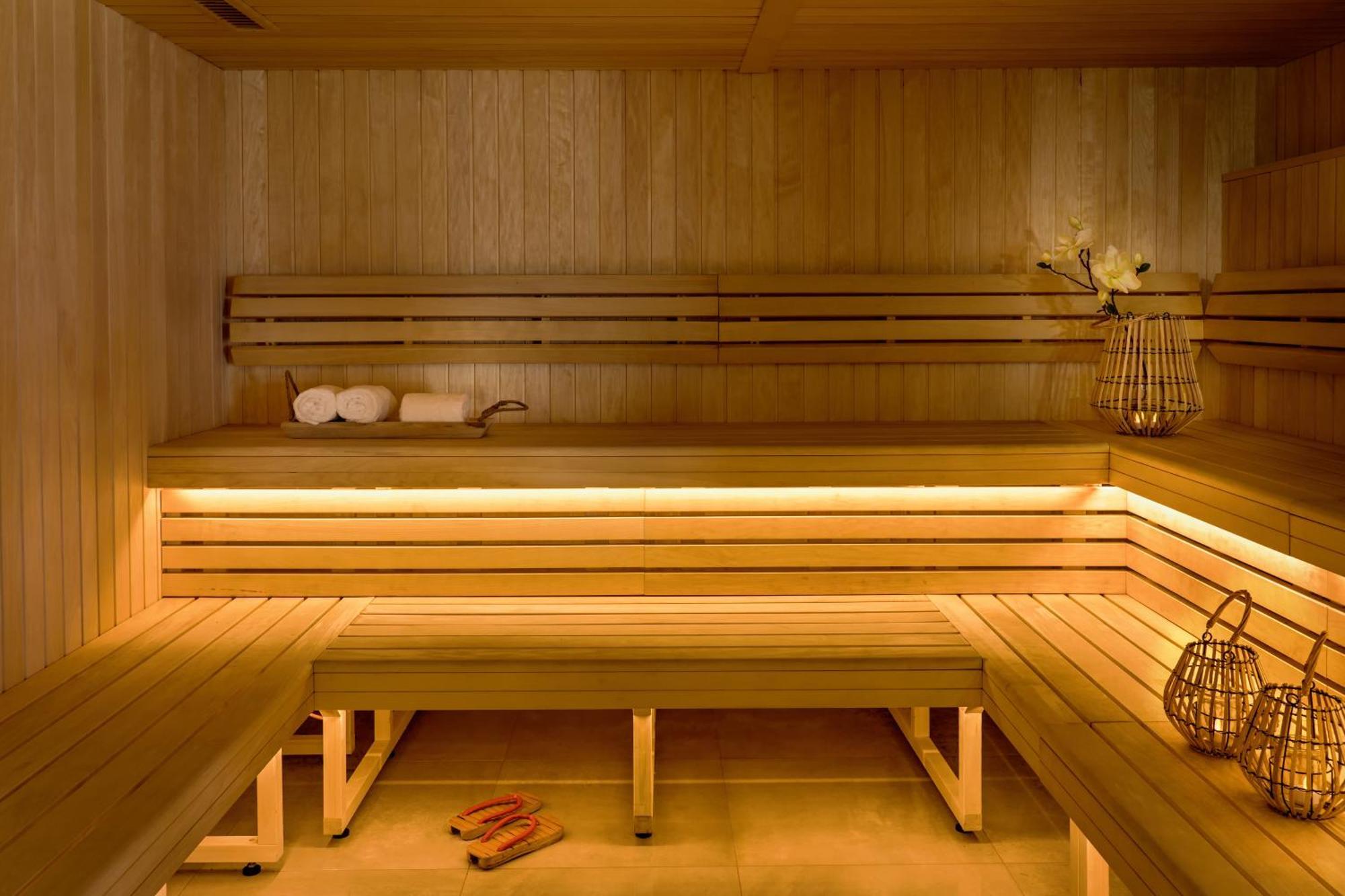 Residences Valdys Thalasso & Spa De Rockroum Роскоф Екстериор снимка