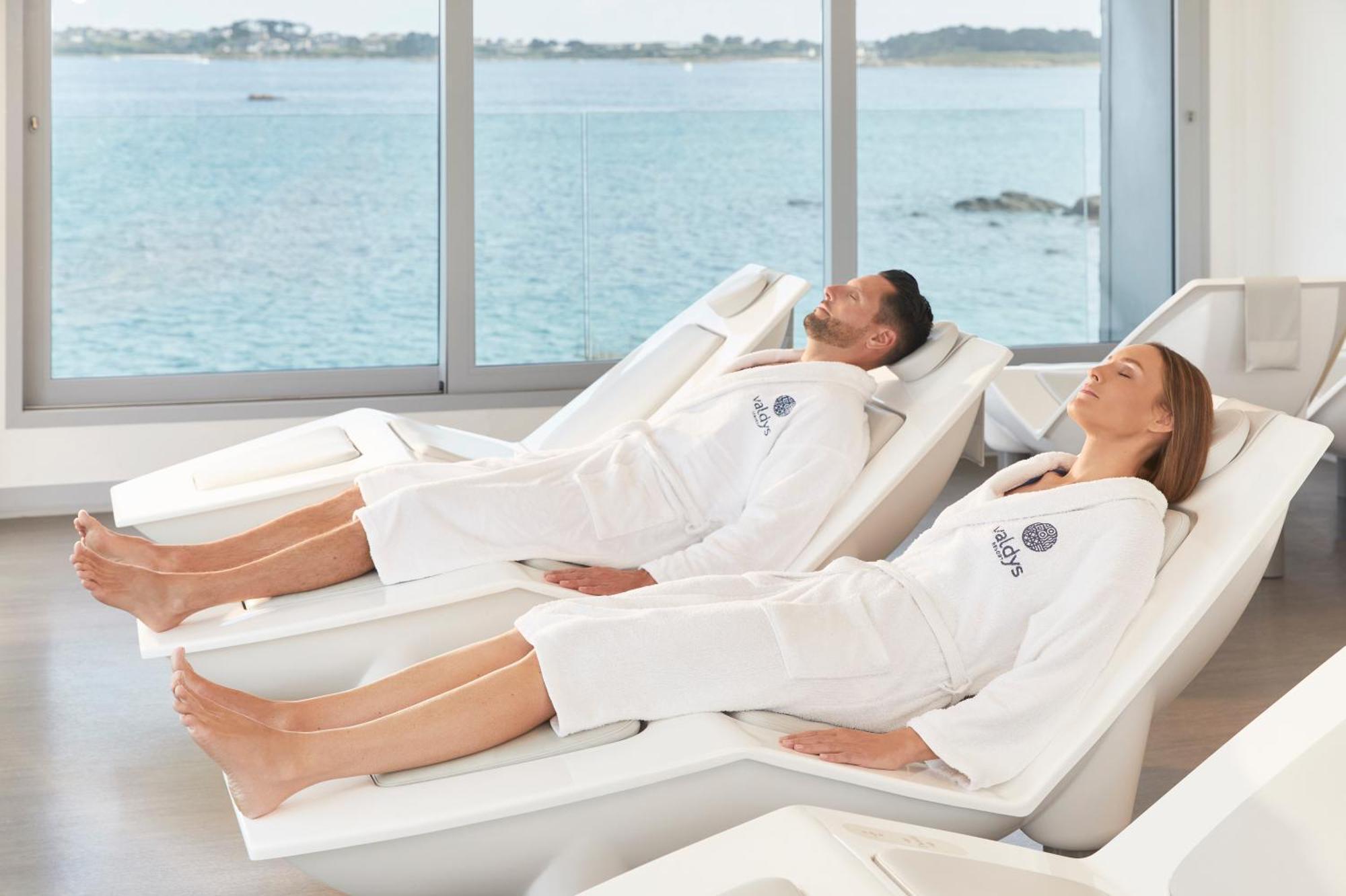 Residences Valdys Thalasso & Spa De Rockroum Роскоф Екстериор снимка