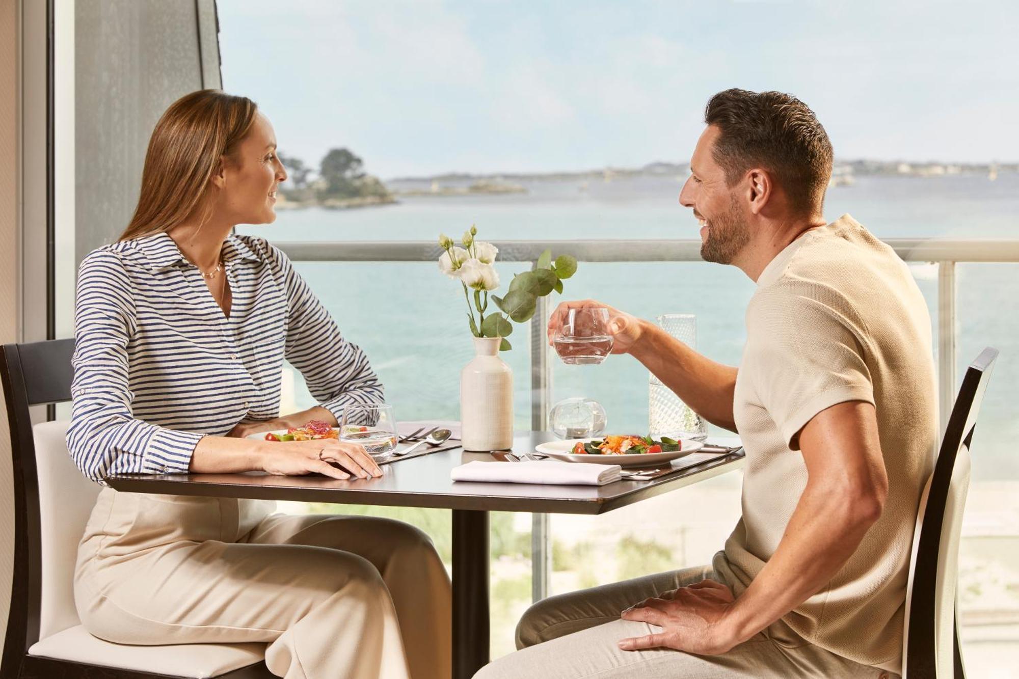 Residences Valdys Thalasso & Spa De Rockroum Роскоф Екстериор снимка