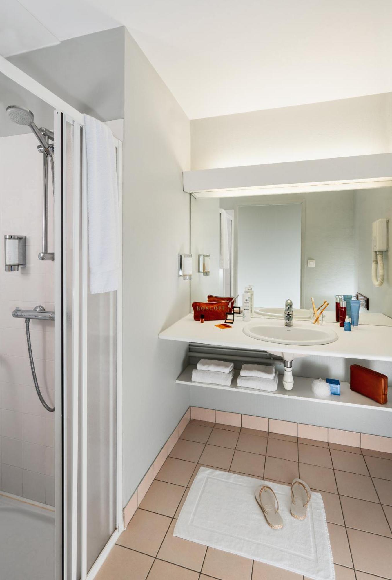 Residences Valdys Thalasso & Spa De Rockroum Роскоф Екстериор снимка