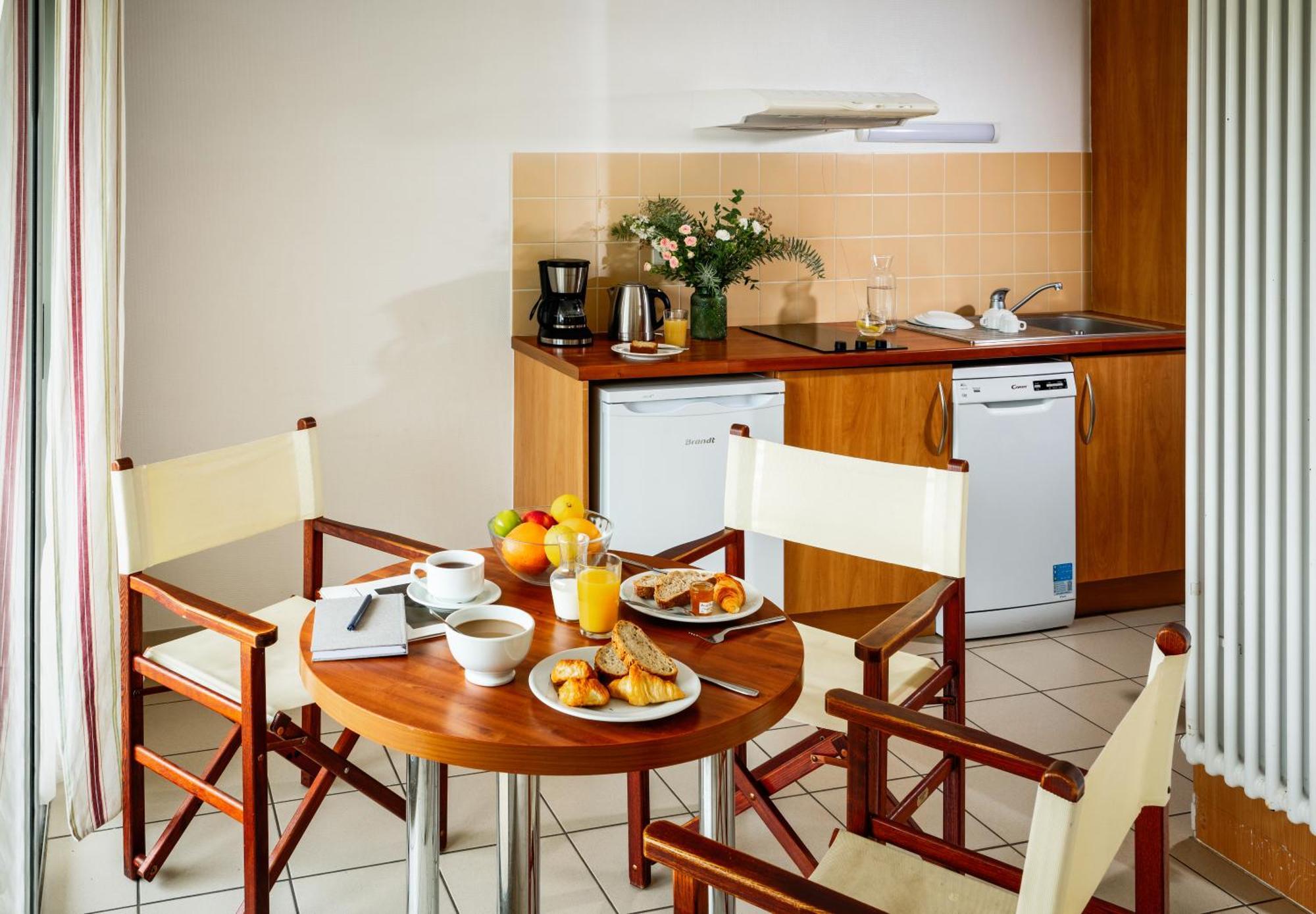 Residences Valdys Thalasso & Spa De Rockroum Роскоф Екстериор снимка